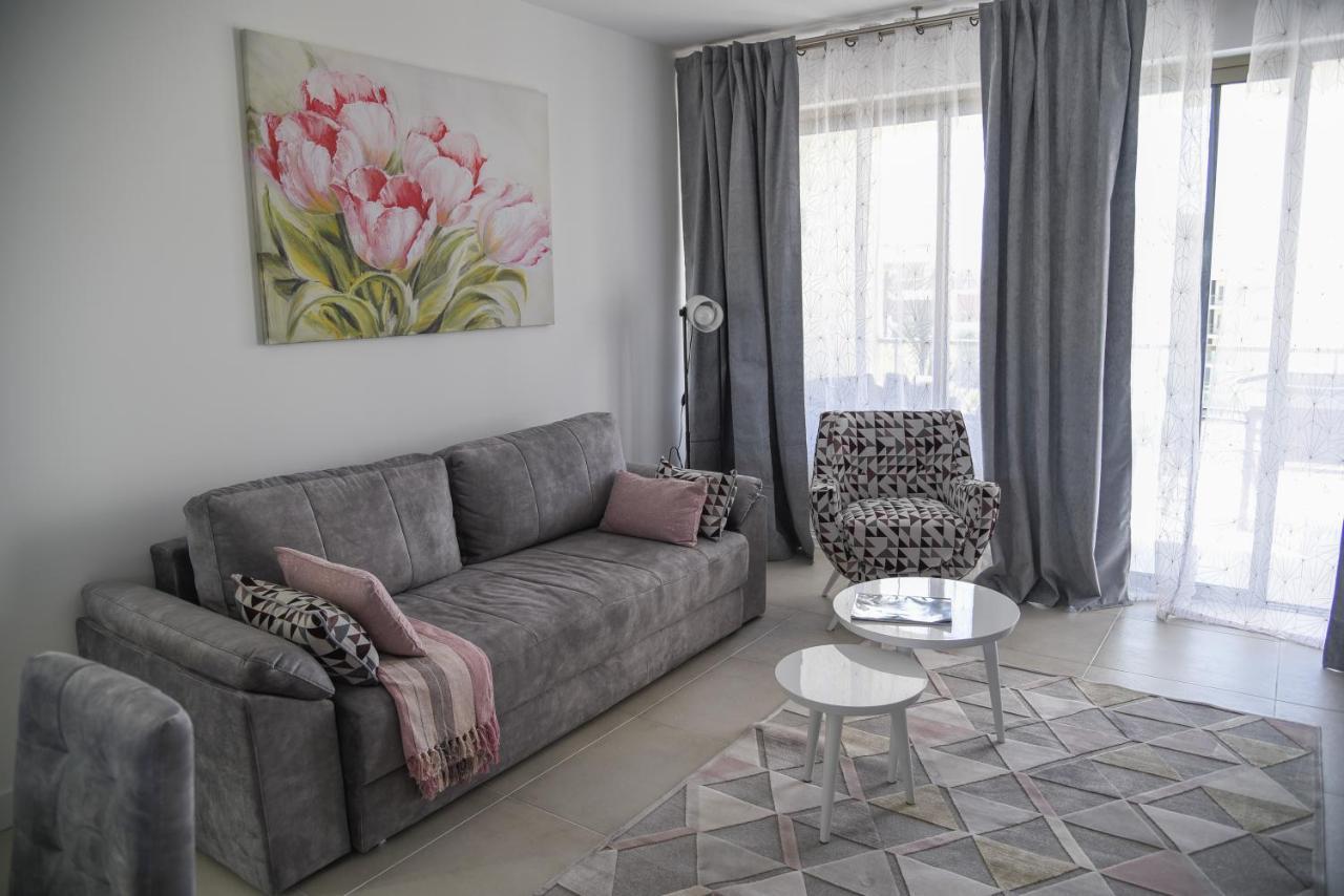 Luxury Oasis Sea View Apartment Портиман Екстериор снимка