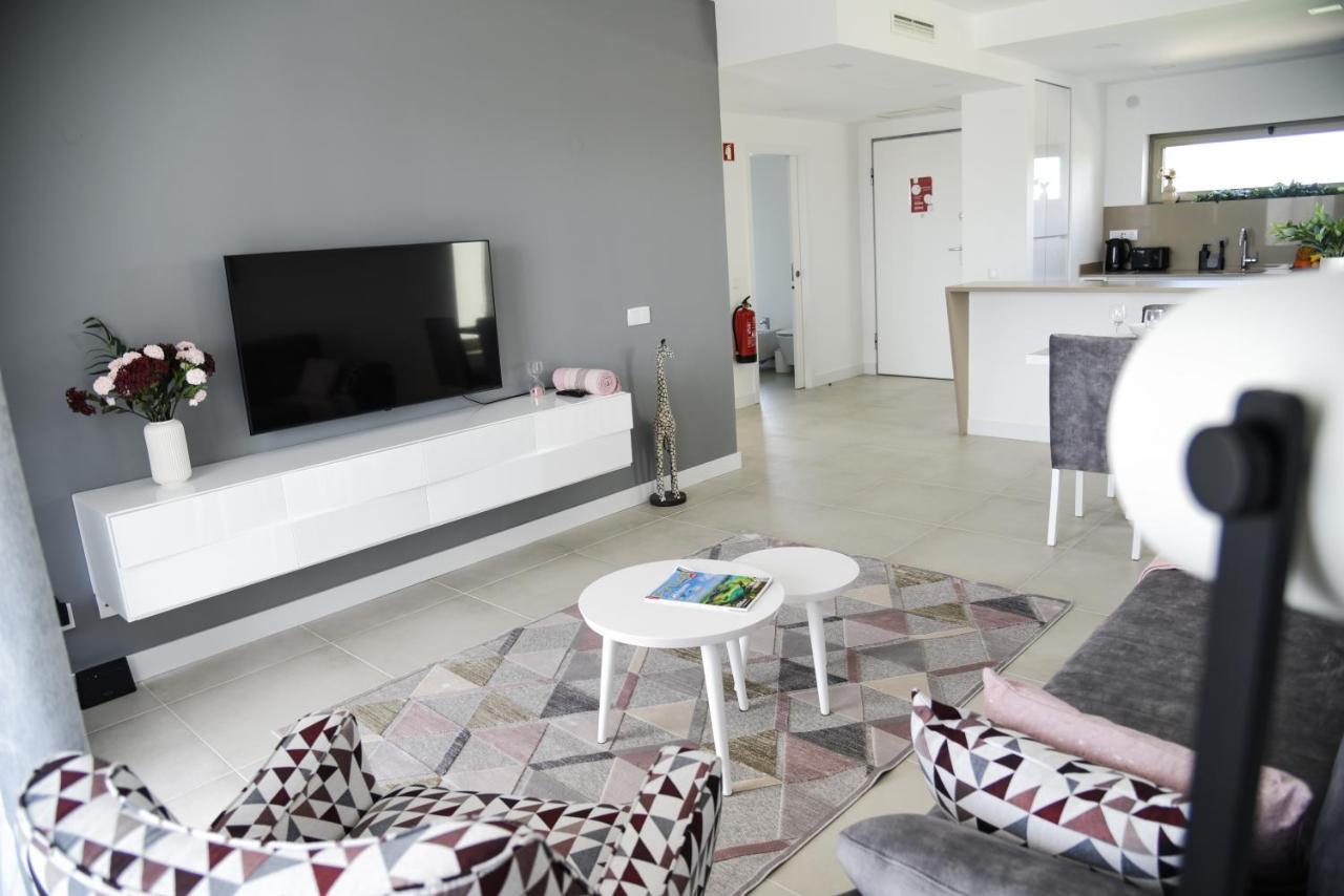 Luxury Oasis Sea View Apartment Портиман Екстериор снимка